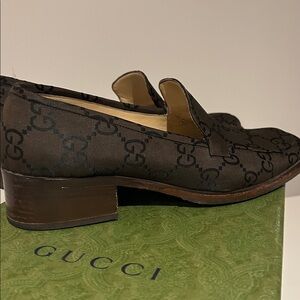 AUTHENTIC GUCCI loafer women’s 10 (circa 1990s)